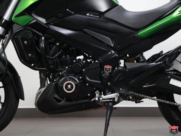 Foto Miniatura Bajaj DOMINAR 400 2024