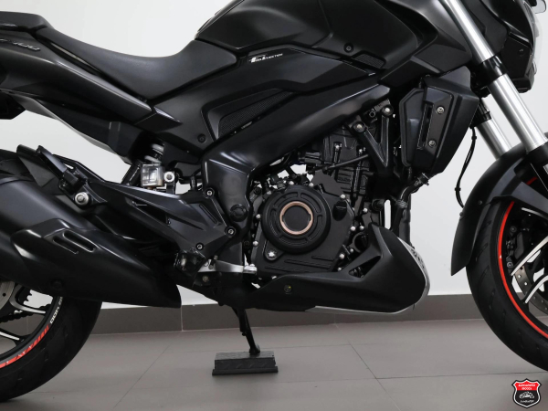 Foto Miniatura Bajaj DOMINAR 400 2025