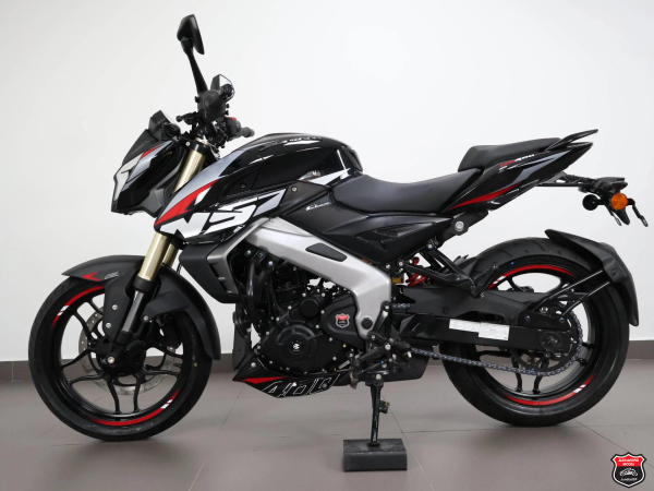 Foto Miniatura Bajaj DOMINAR NS400Z 2026