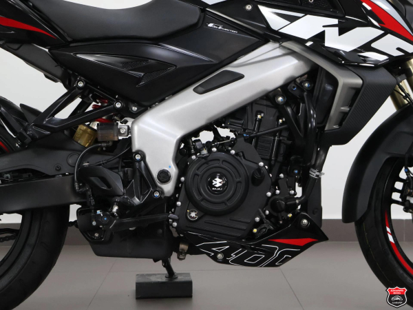 Foto Miniatura Bajaj DOMINAR NS400Z 2026