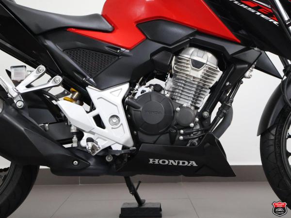 Foto Miniatura Honda CB 300F TWISTER ABS 2023