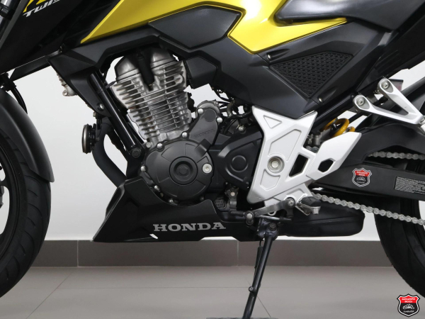Foto Miniatura Honda CB 300F TWISTER ABS 2023