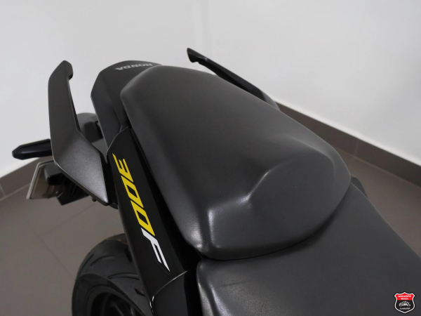 Foto Miniatura Honda CB 300F TWISTER ABS 2023