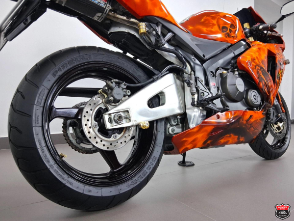 Foto Miniatura Honda CBR 600RR 2006