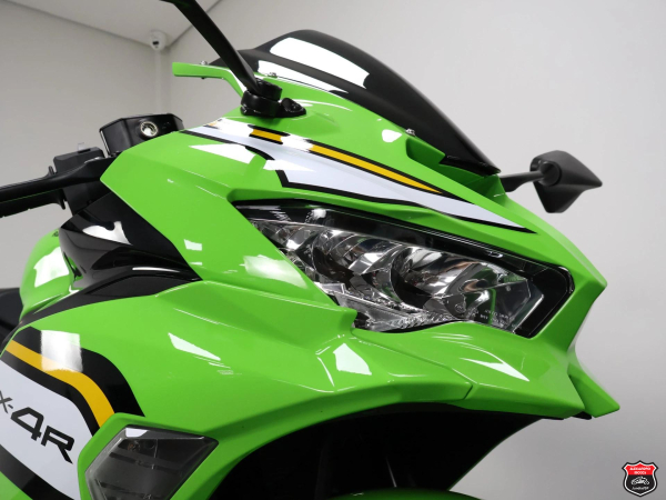 Foto Miniatura Kawasaki NINJA ZX-4R 2026