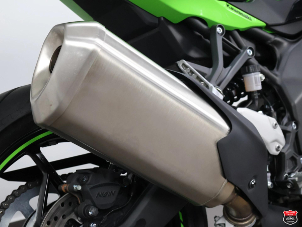Foto Miniatura Kawasaki NINJA ZX-4R 2026