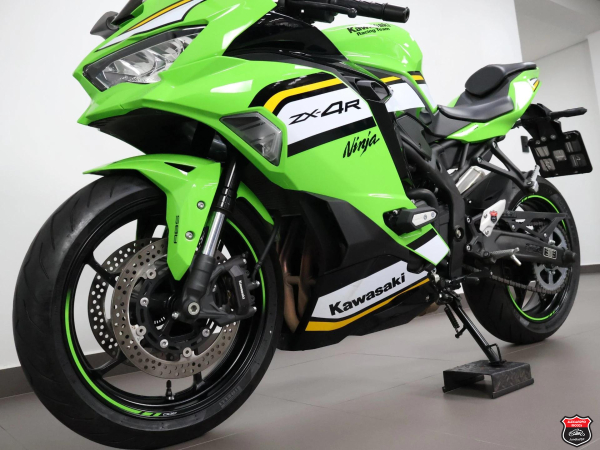 Foto Miniatura Kawasaki NINJA ZX-4R 2026