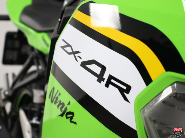 Foto Miniatura Kawasaki NINJA ZX-4R 2026