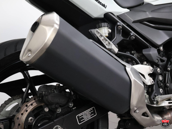 Foto Miniatura Kawasaki Z400 2022