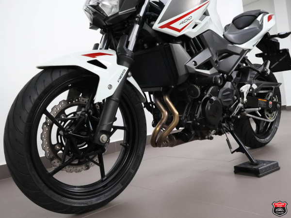 Foto Miniatura Kawasaki Z400 2022
