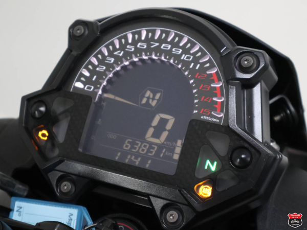 Foto Miniatura Kawasaki Z400 2022