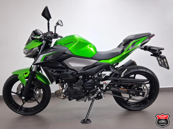 Foto Miniatura Kawasaki Z500 2025