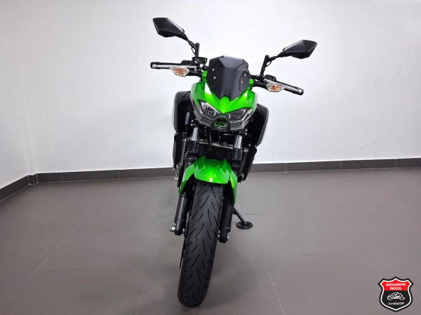 Foto Miniatura Kawasaki Z500 2025