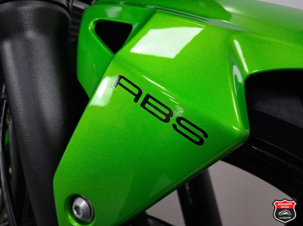 Foto Miniatura Kawasaki Z500 2025