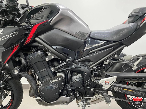 Foto Miniatura Kawasaki Z900 2023