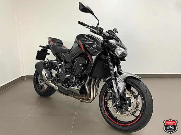 Foto Miniatura Kawasaki Z900 2023