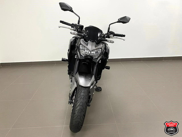 Foto Miniatura Kawasaki Z900 2023