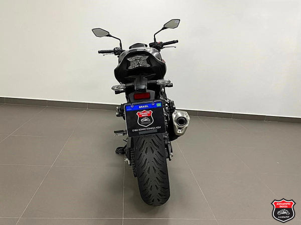 Foto Miniatura Kawasaki Z900 2023