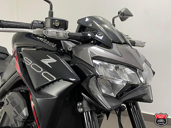 Foto Miniatura Kawasaki Z900 2023