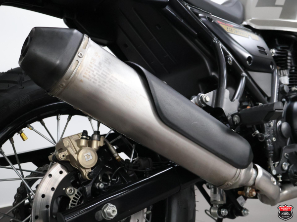 Foto Miniatura Royal Enfield SCRAM 411 2023