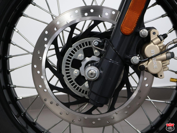 Foto Miniatura Royal Enfield SCRAM 411 2023
