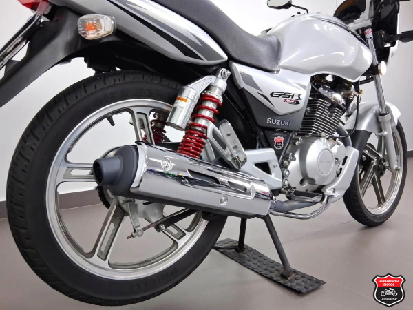 Foto Miniatura Suzuki GSR 125 S 2013
