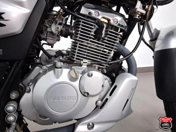 Foto Miniatura Suzuki GSR 125 S 2013