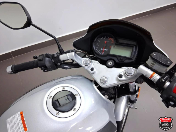Foto Miniatura Suzuki GSR 125 S 2013