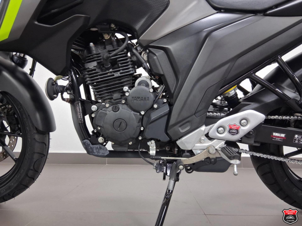 Foto Miniatura Yamaha FZ25 FAZER ABS 2024
