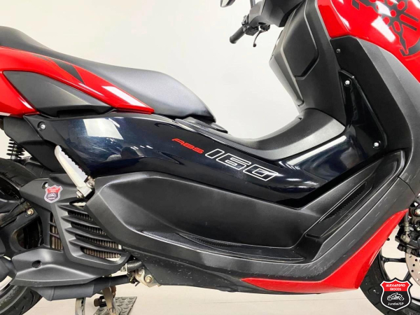 Foto Miniatura Yamaha NMAX CONNECTED 160 ABS 2024