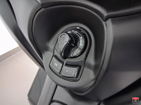 Foto Miniatura Yamaha XMAX ABS 2024