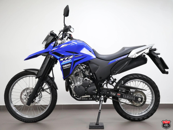 Foto Miniatura Yamaha XTZ 250 LANDER 2023