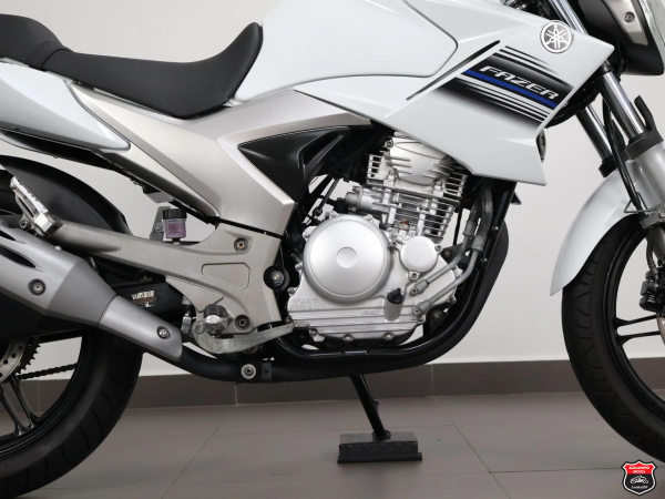 Foto Miniatura Yamaha YS 250 FAZER 2015